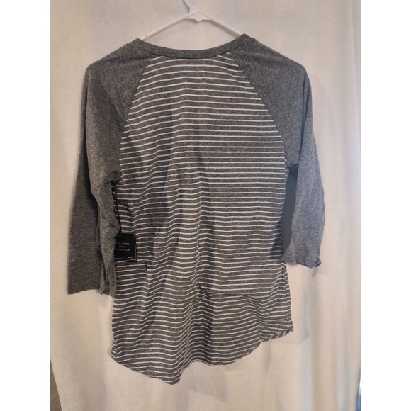 No Comment X women's top America size small gray stripe Polyester sweater - Picture 6 of 6